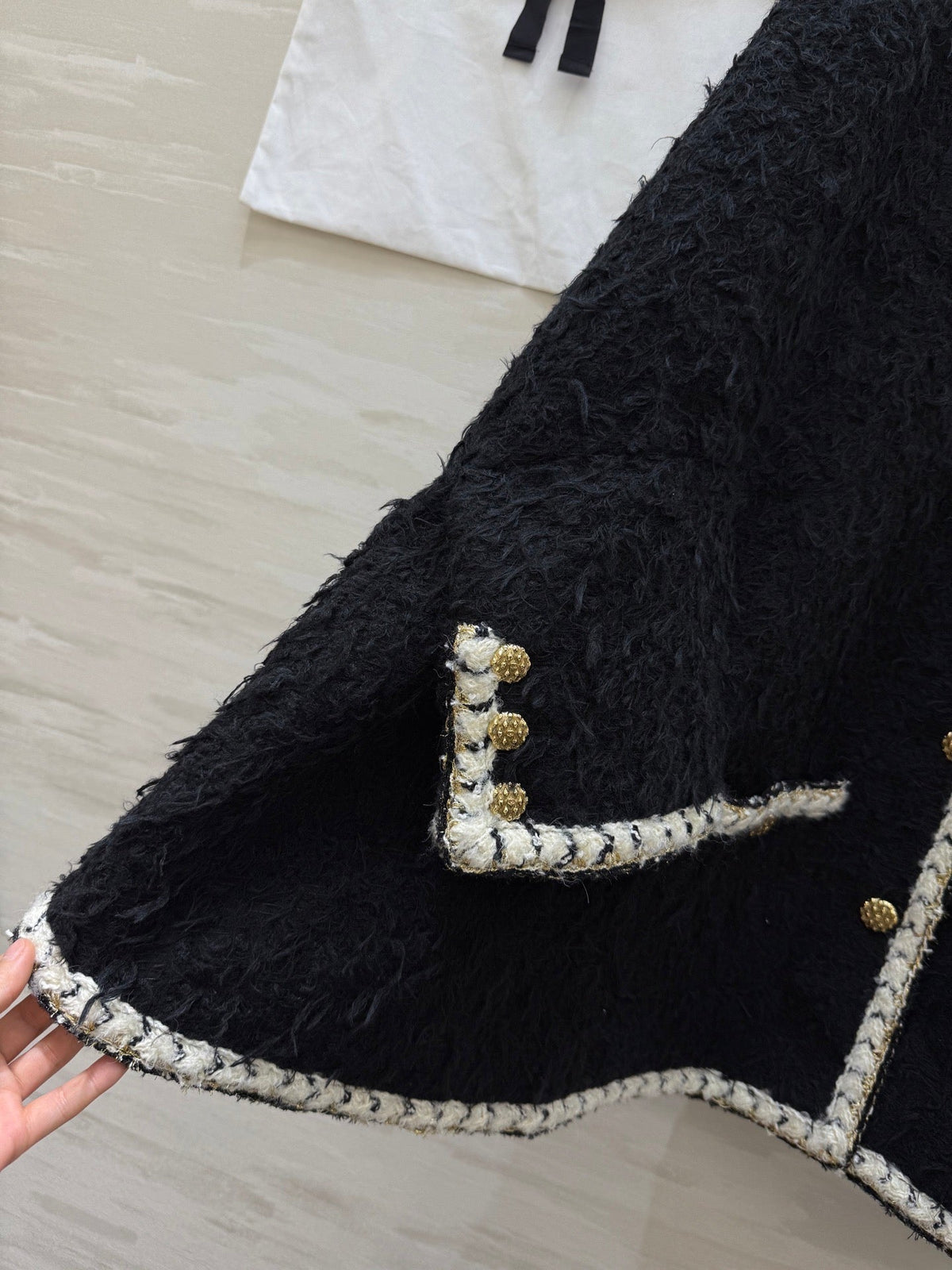 CC FW 25/26 Cape Black White Tweed 343347