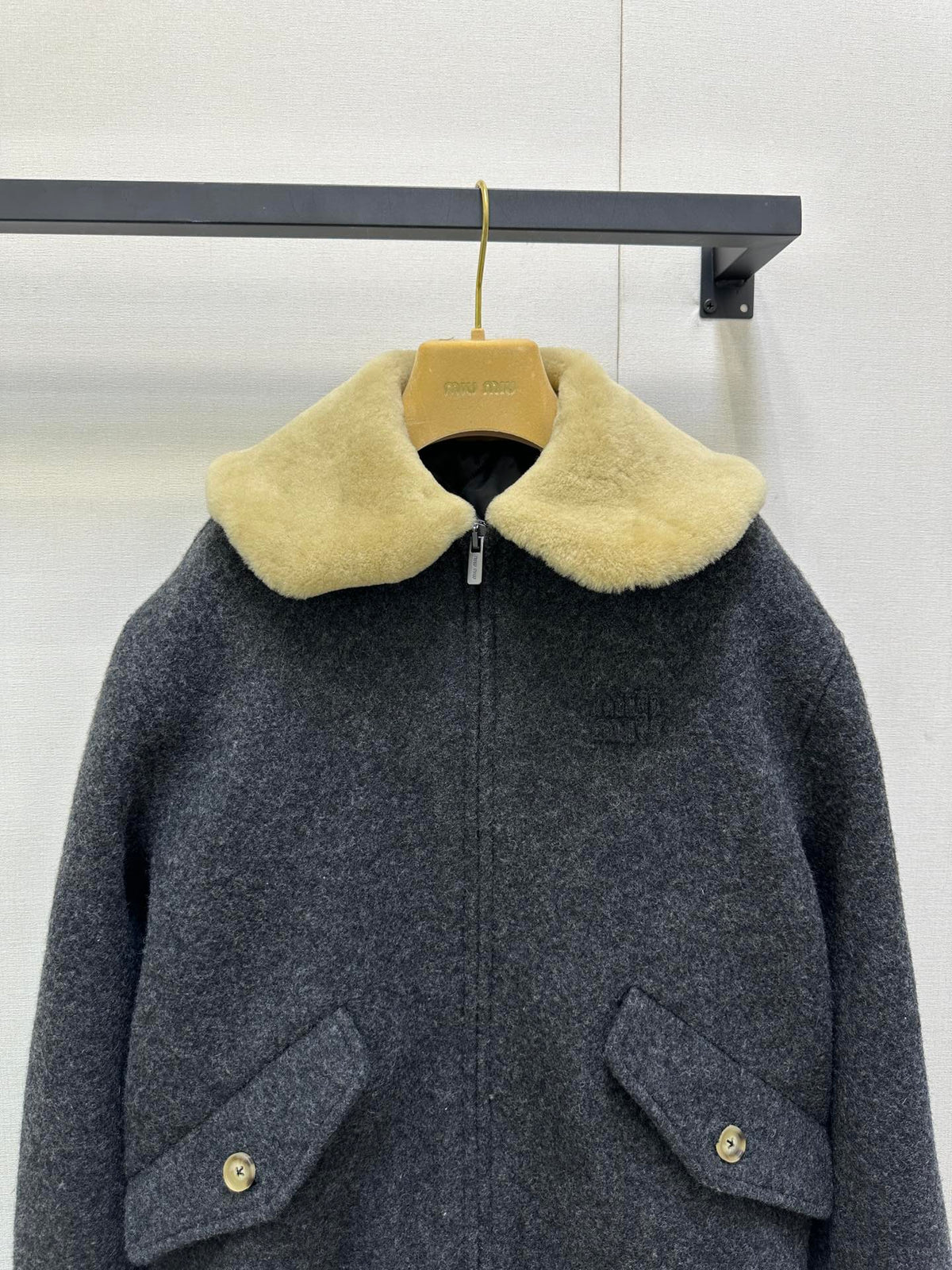Miu 25 FW Collar Coat Dark Grey Sheep Wool 346114