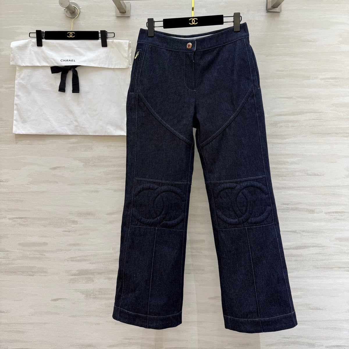 Chanel Straight Leg Jeans 800653