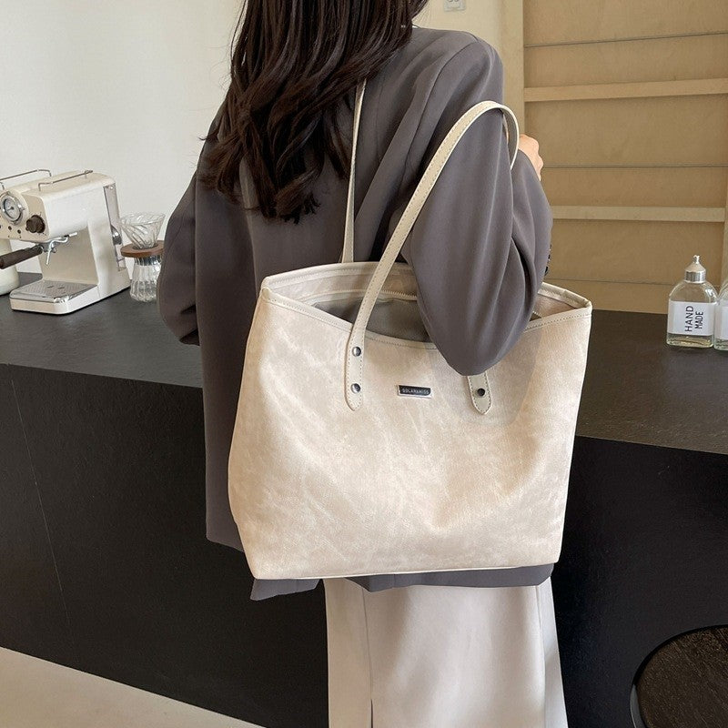 Retro Handbag With Pendant