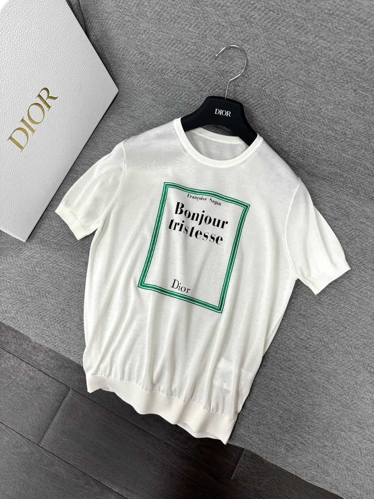 CD Book Cover Short-Sleeved Sweater White Green Silk 349496