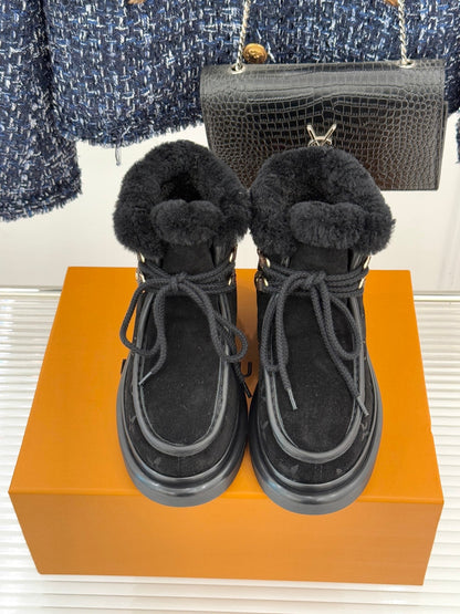 LV Ski Cortina Low Boot Black Suede Wool 572488