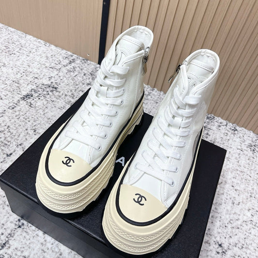Chanel Platform High-Top Casual White Sneakers in Cowhide 591372