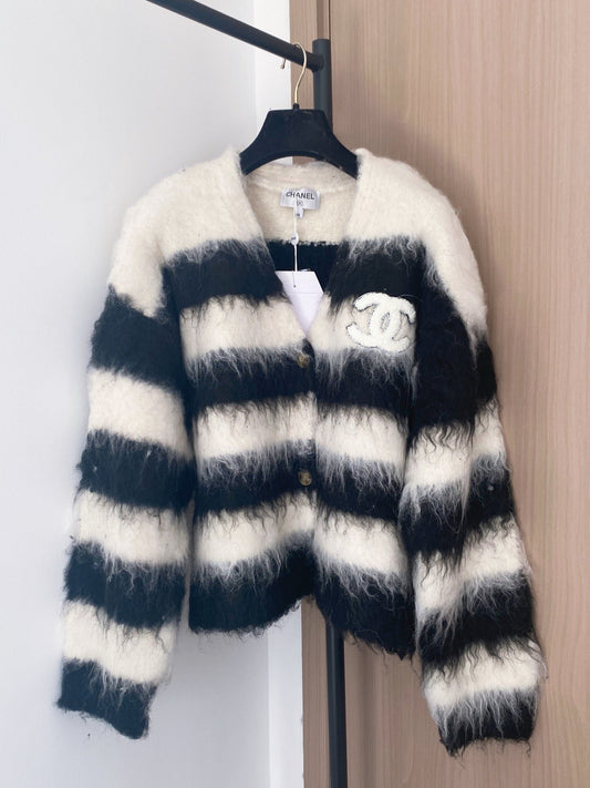 Chanel 2025 Cardigan Black mix White Wool