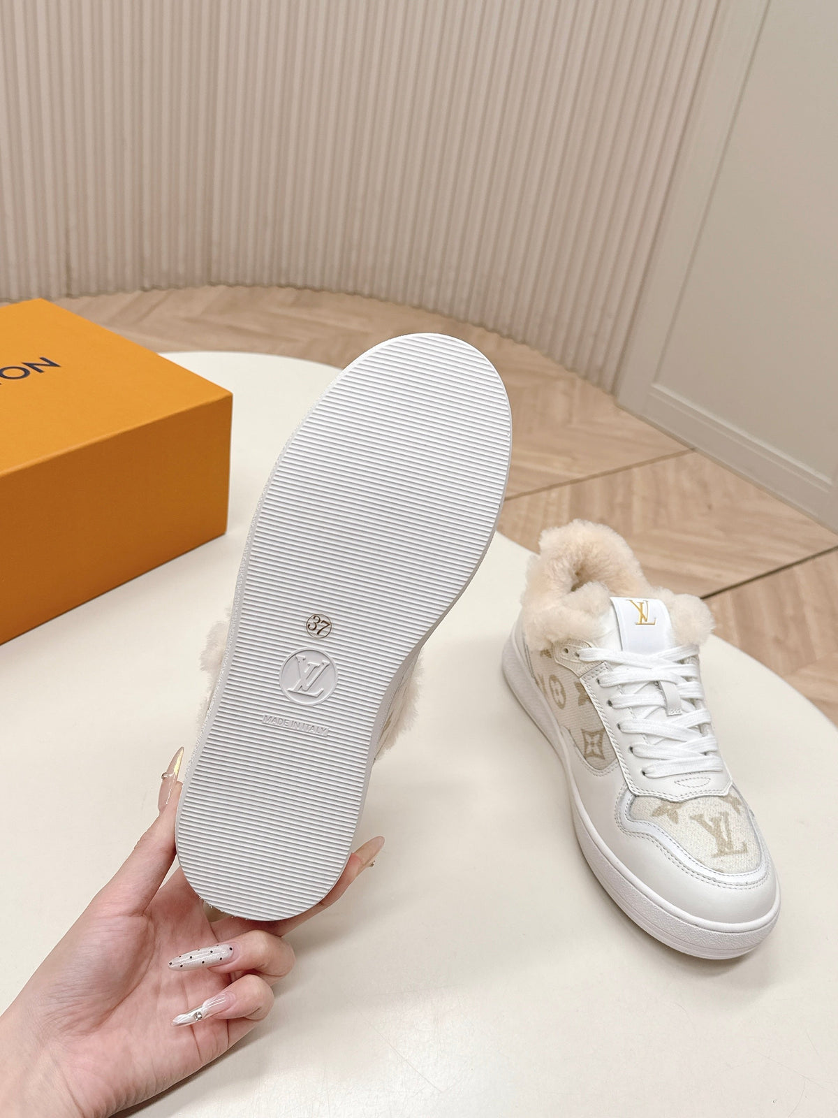 LV Stadium Sneaker White Beige Cowhide Cotton Wool 595427