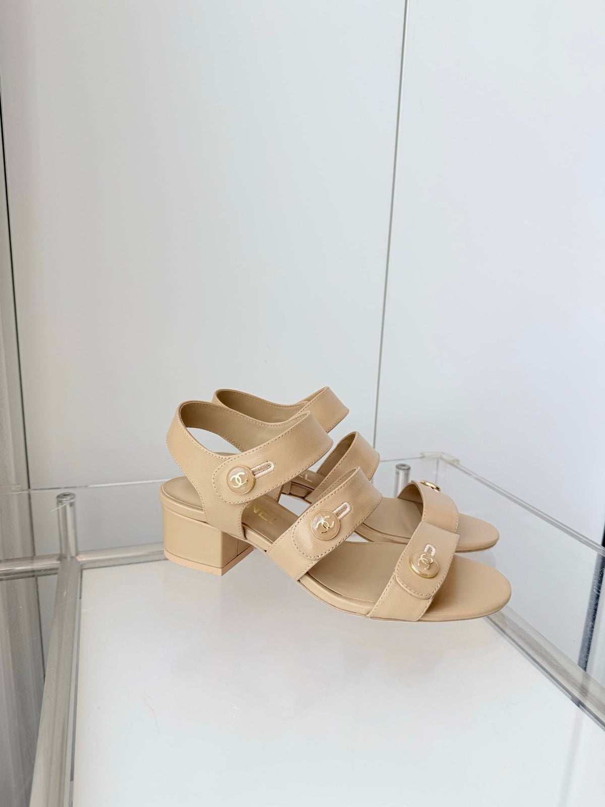 Chanel 26 Turnlock 40 Beige Sandal Heels in Lambskin 597401