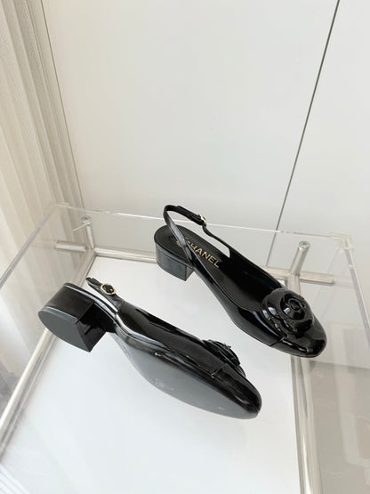 Chanel 26 Camellia High Heels 35 Black in Patent Leather 597414