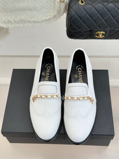 CC 25s Double C Buckle Loafers White Calfskin 557703