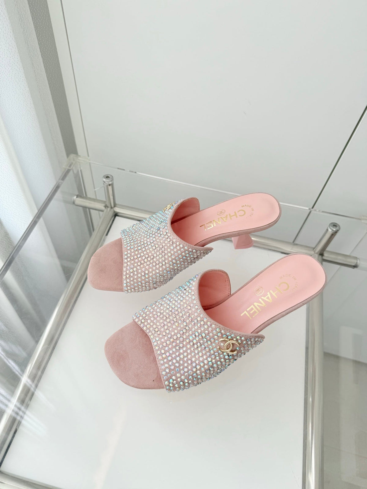 CC 26 Sandal 70 Pink Rhinstone Deer Hide 597374