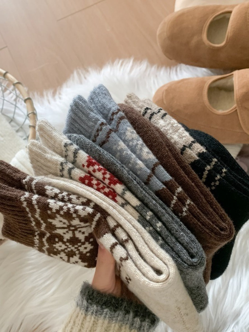 Rufia - Thickened Snowflake Patterned Mid-calf Socks – 4 Colors
