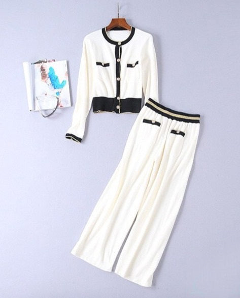 Monna Cashmere Elegant Suit
