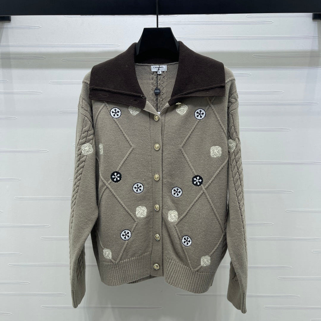 CHANEL 26 DIAMOND-PATTERNED LONG-SLEEVE BROWN CARDIGAN 335385