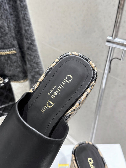 CD Attitude Wedge Sandals Black in Cowhide 598183