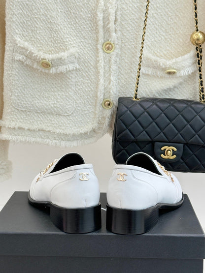 CC 25s Double C Buckle Loafers White Calfskin 557703