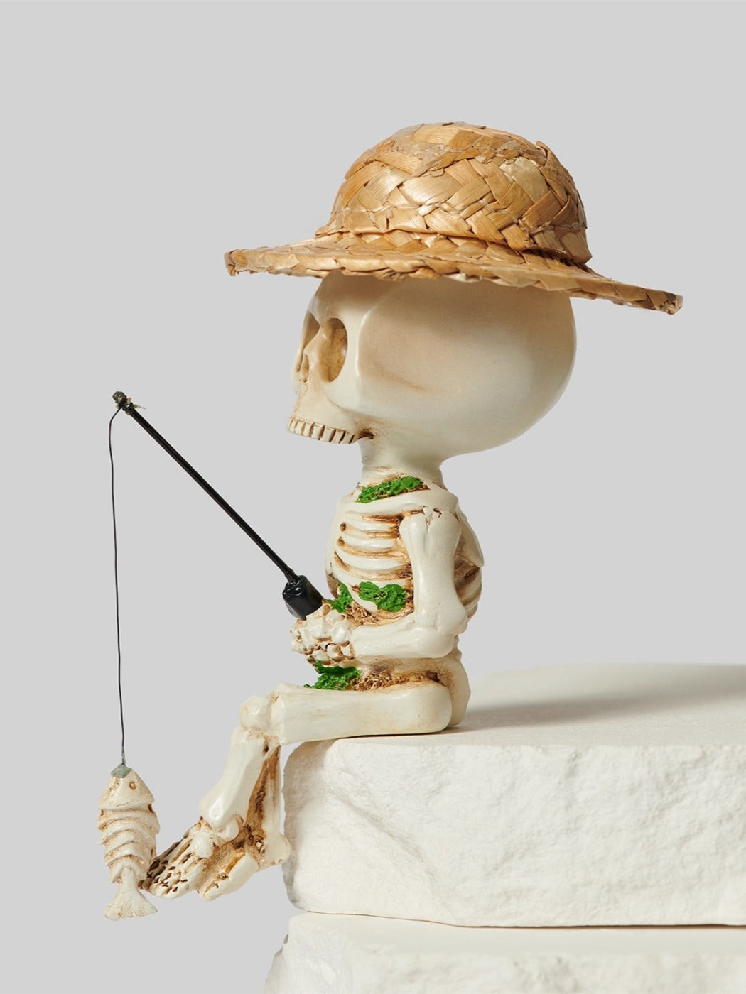 Halloween Skull Fishing Desktop Decoration - Spooky &amp; Fun