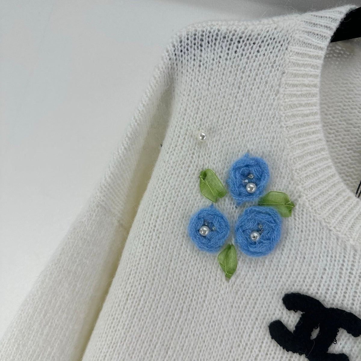 CC Floral Long-Sleeved Sweater White Wool Nylon 345973
