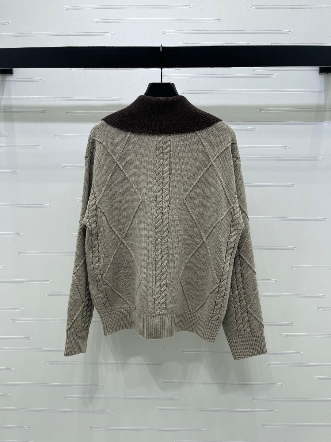 CHANEL 26 DIAMOND-PATTERNED LONG-SLEEVE BROWN CARDIGAN 335385