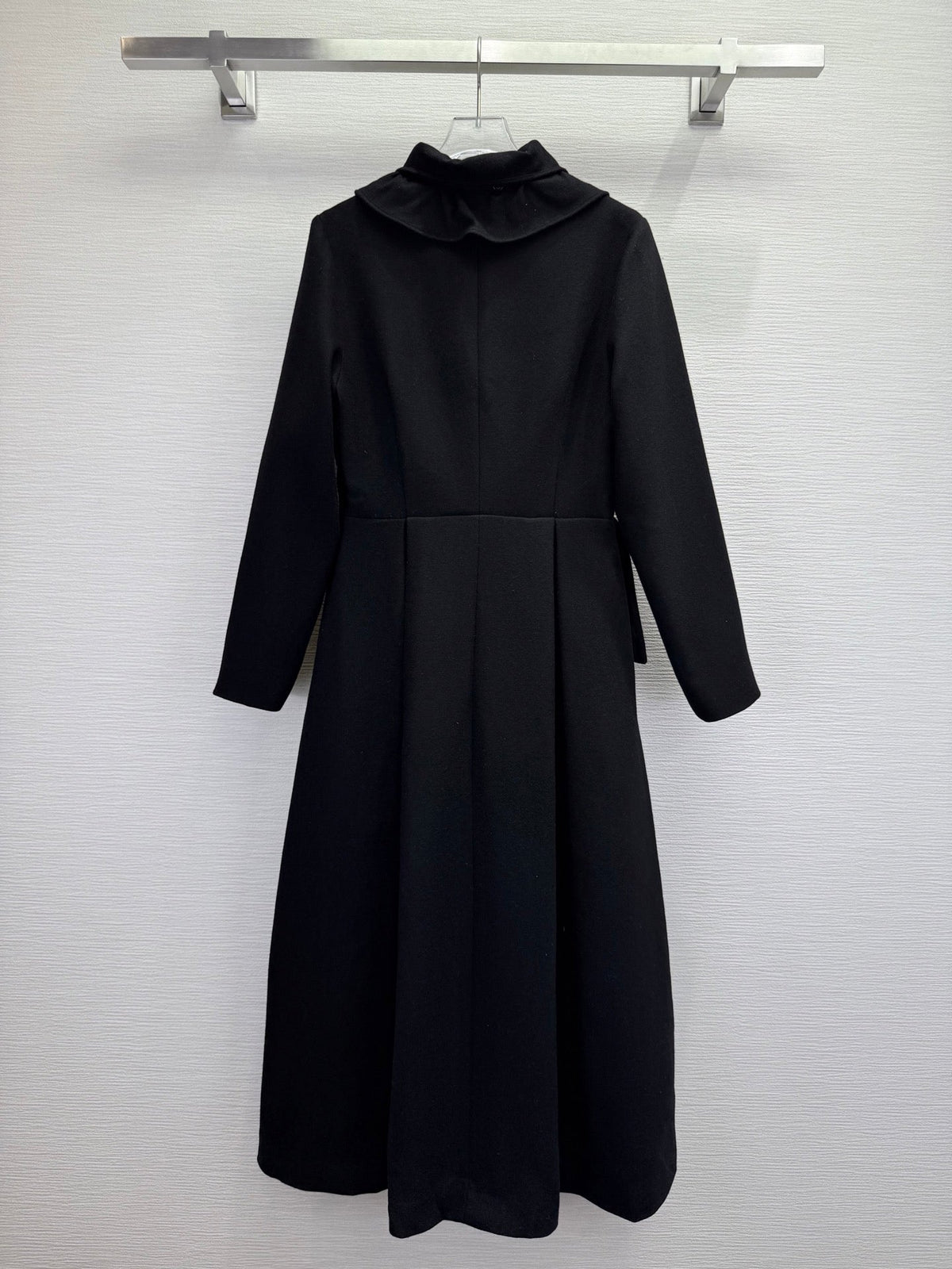 CD 25SS Ruffled V-neck Dress Black Wool 306508
