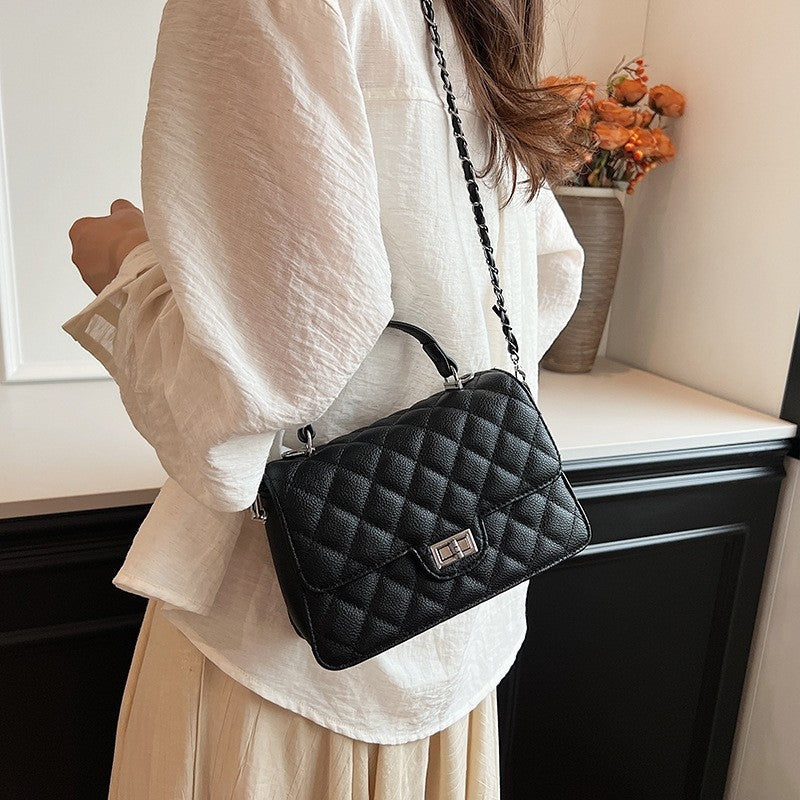 Retro Handbag With Pendant