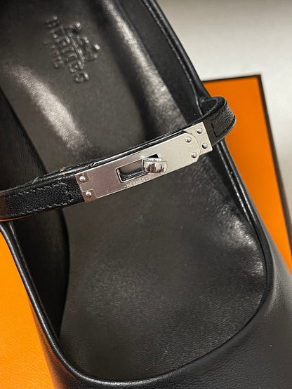 HM 26 Majeste 60 Pump Black in Calfskin 593830