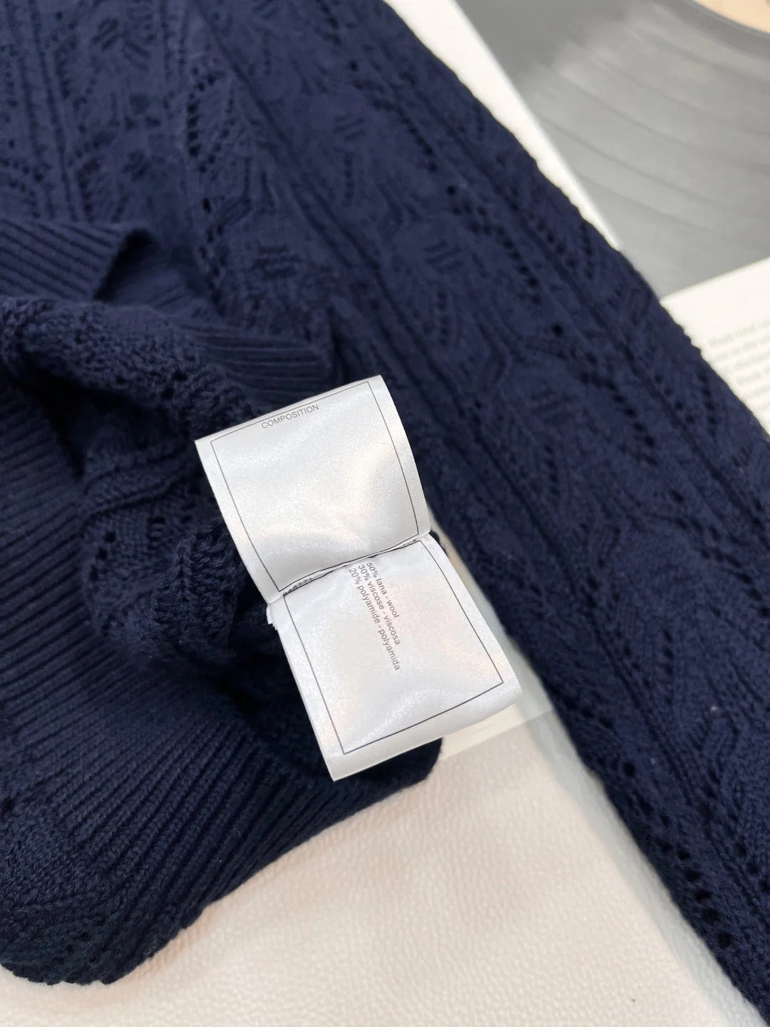 CHANEL 25S LONG-SLEEVE SWEATER 443