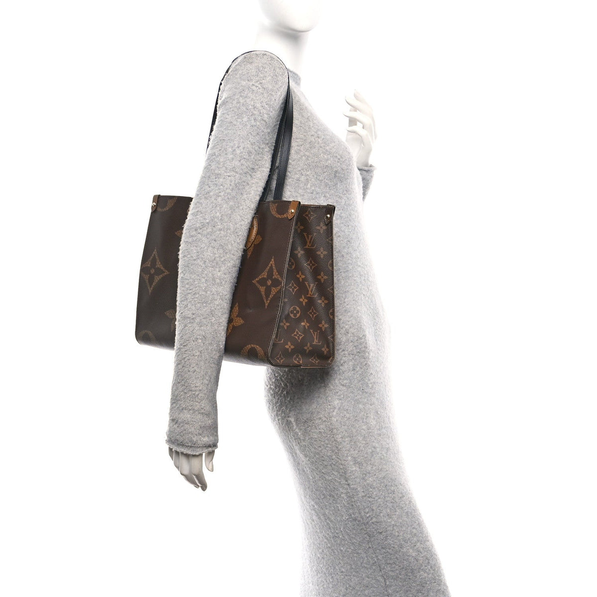 Reverse Monogram Giant Onthego MM