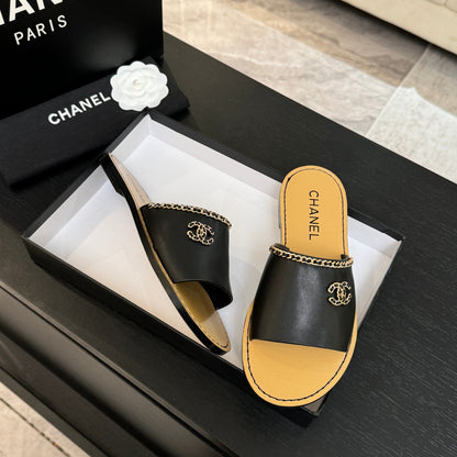 CC 26C Double C Chain Cross Black Beige Sheepskin