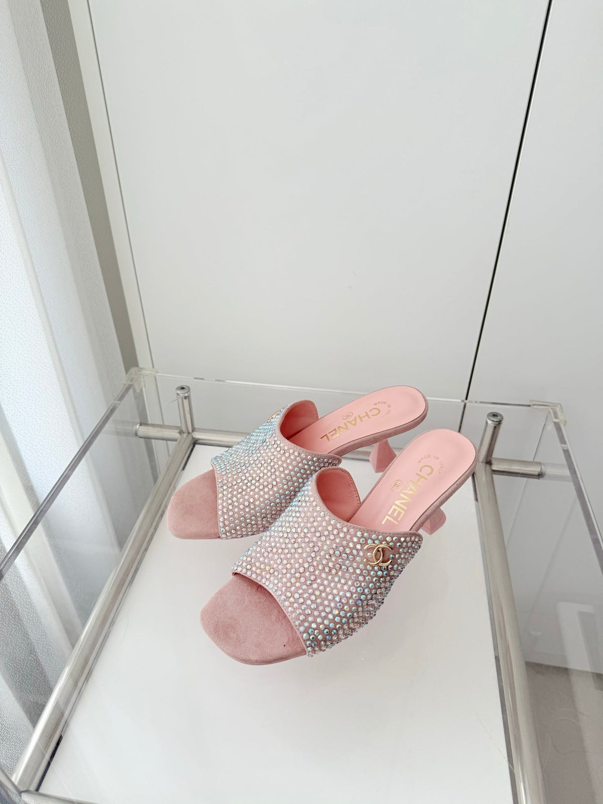 CC 26 Sandal 70 Pink Rhinstone Deer Hide 597374