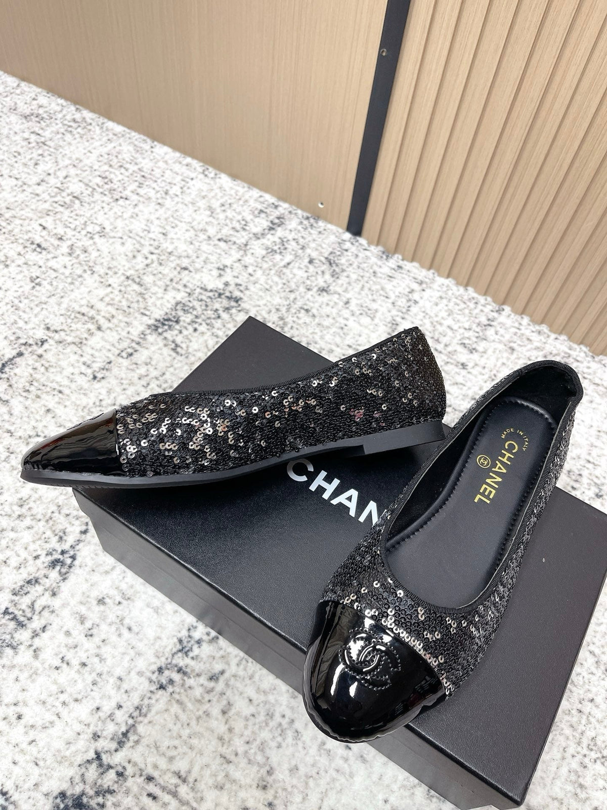 Chanel Coco Mark Ballet Flat Black with Silver in Lambskin 591378