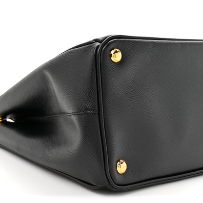Saffiano Medium Galleria Double Zip Tote Black