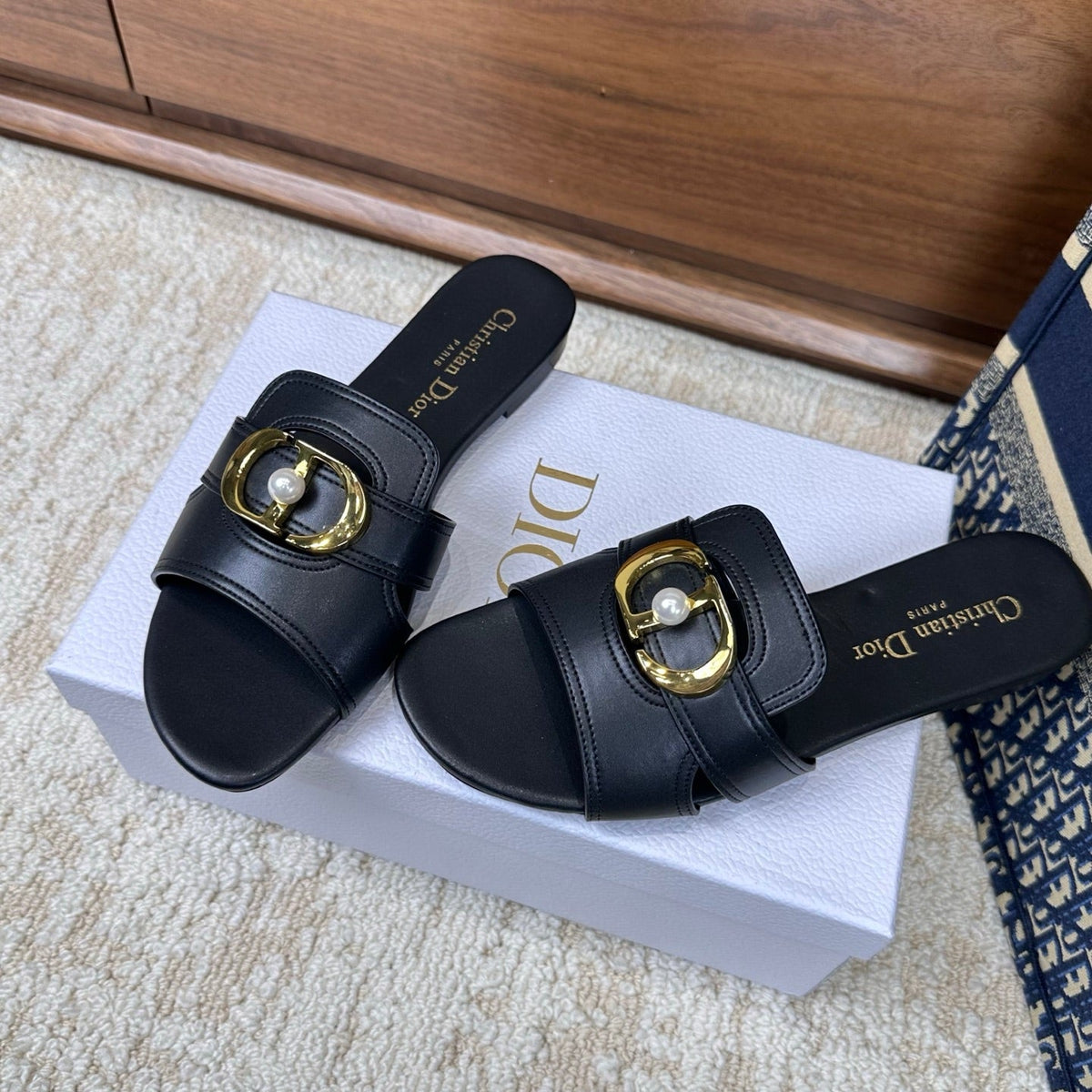 CD Montaigne Sandals Black in Calfskin 598176