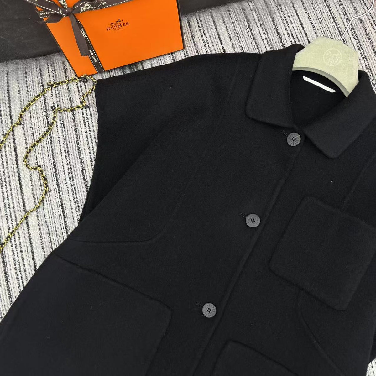 HM mid-length double-faced cashmere lapel black vest
