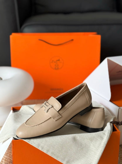 HM Paris Loafers Beige Calfskin 581246