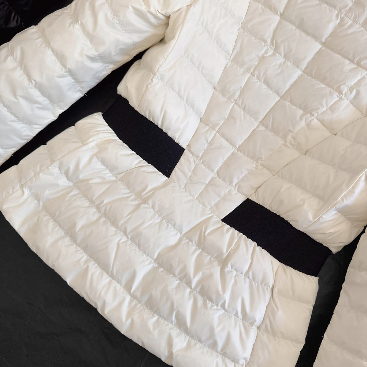Moncler 2025 Verrerie Quilted Jacket White Black Nylon Down