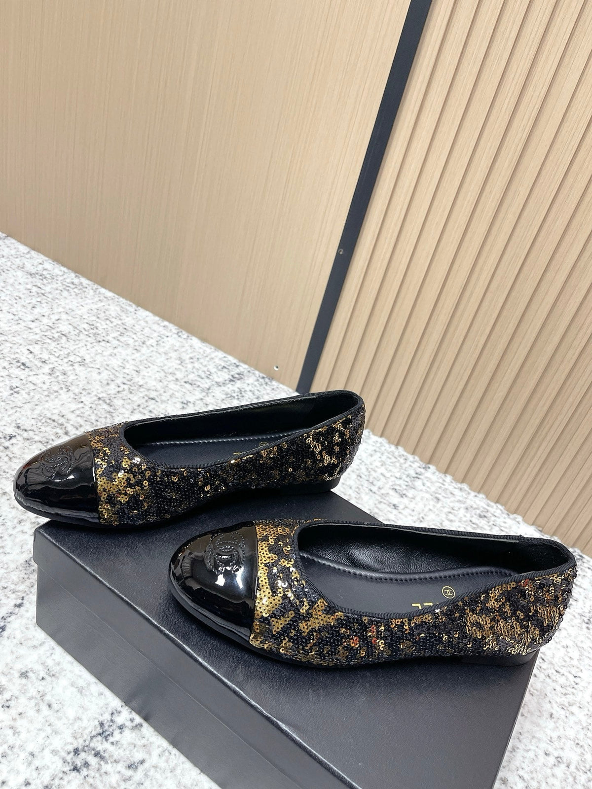 Chanel Coco Mark Ballet Flat Black with Gold in Lambskin 591379