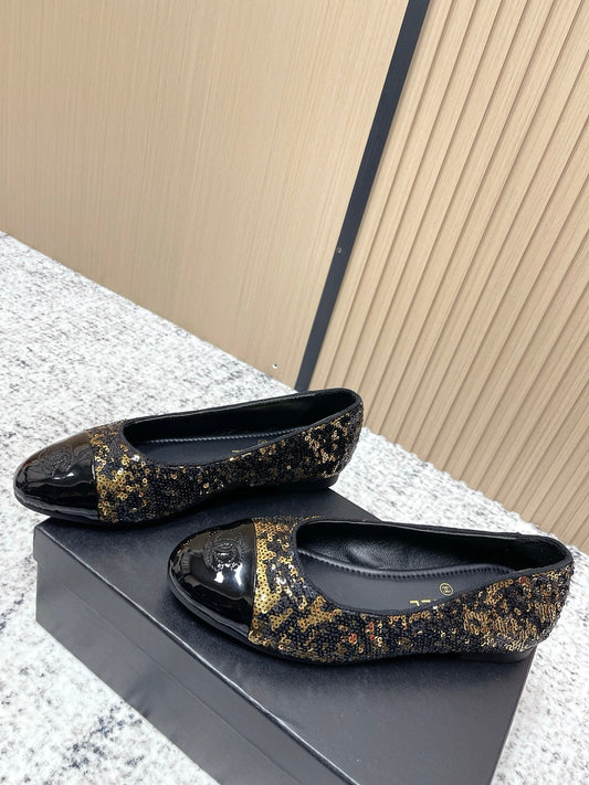 Chanel Coco Mark Ballet Flat Black with Gold in Lambskin 591379