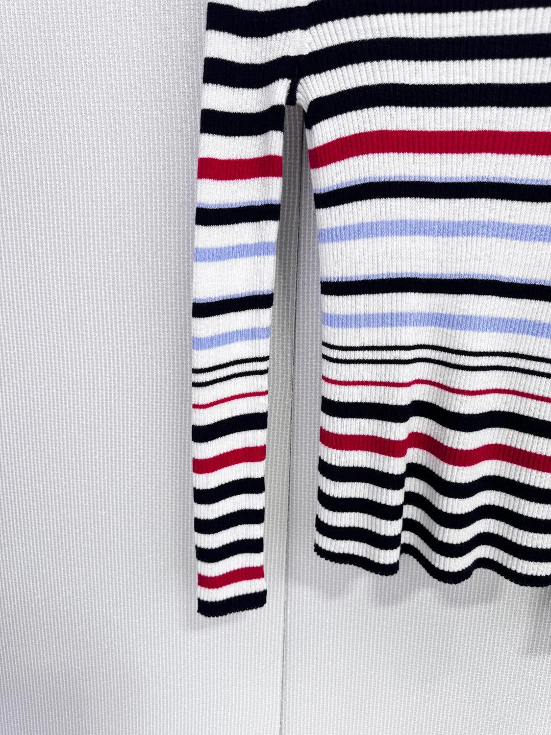 CHANEL 25S COLLARED SWEATER 578