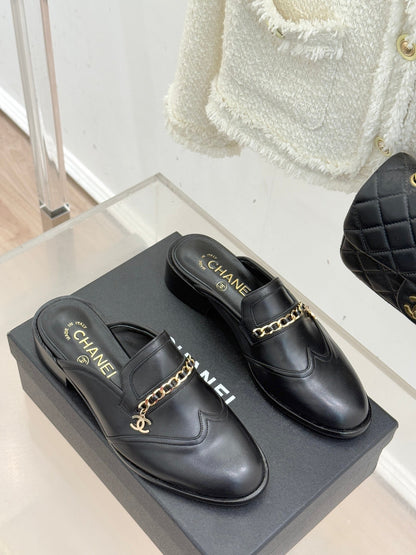 CC 25s Double C Buckle Half-Length Slippers Black Calfskin 557701