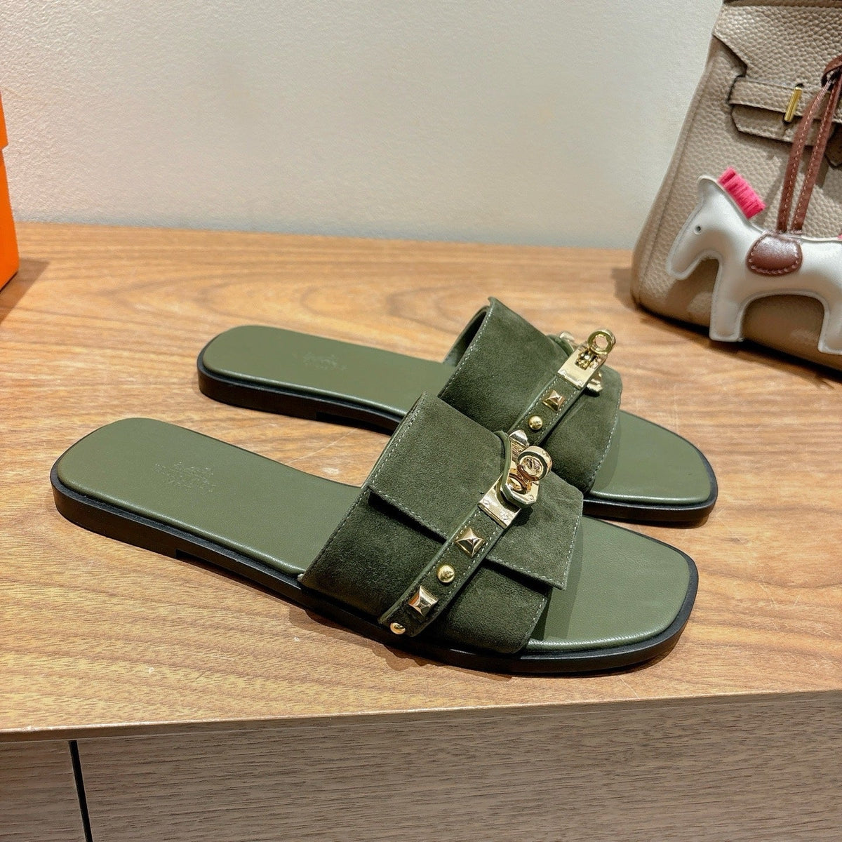 HM 25 Giulia Dark Green Suede