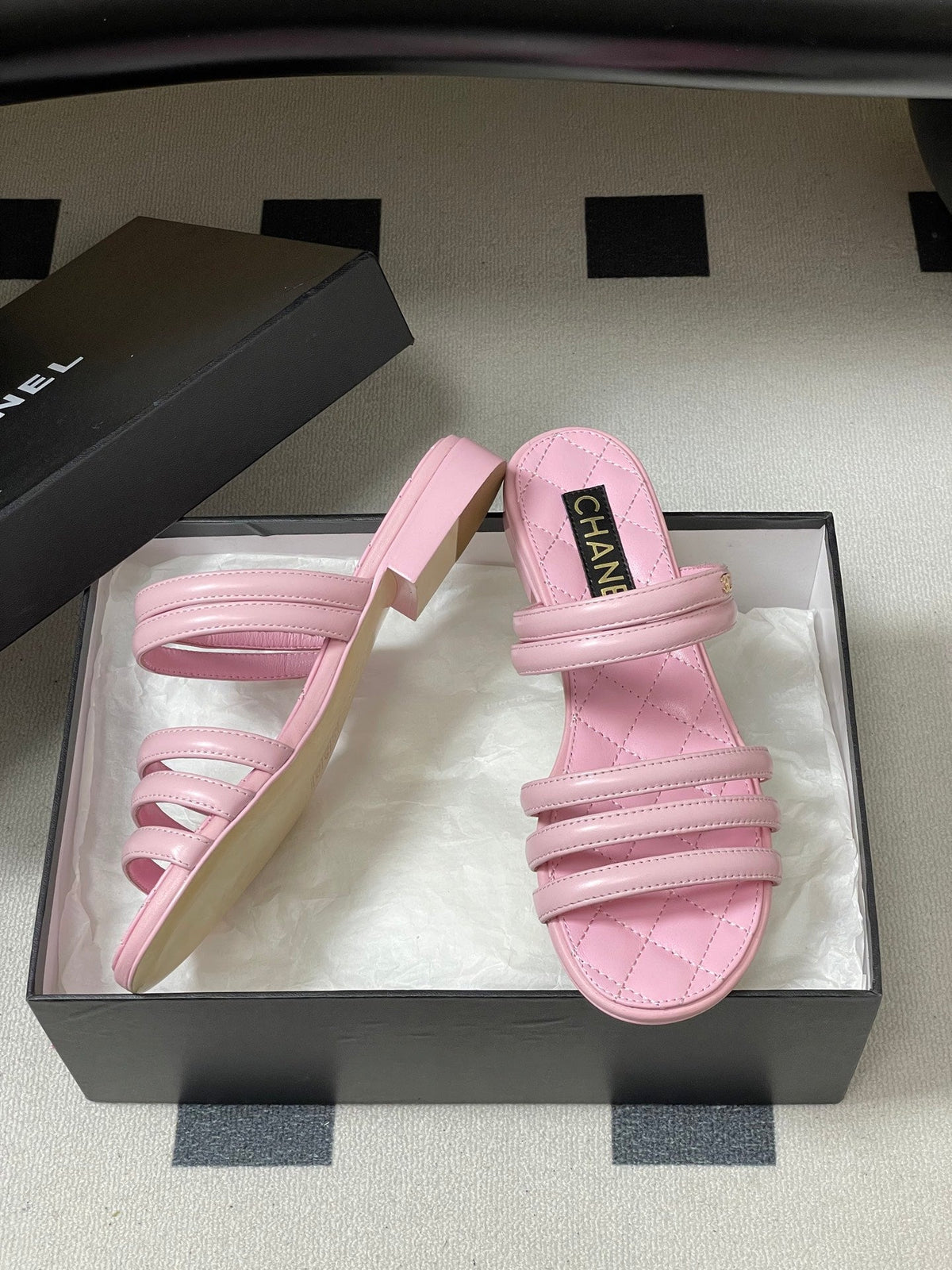 CC 26 Quilted Flat Sandal Sheepskin 593273