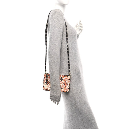 Monogram Giant Crafty Double Zip Pochette Creme Caramel