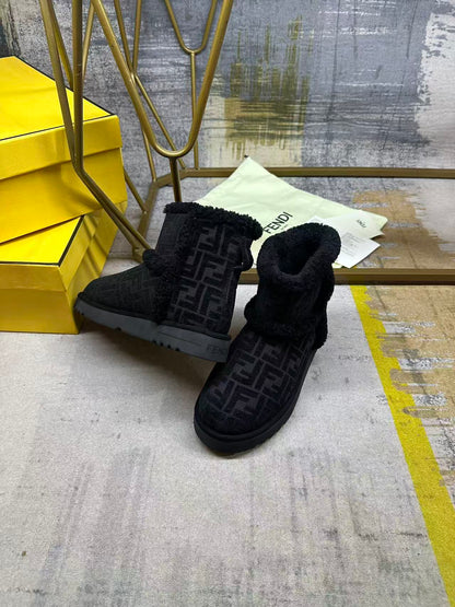 Fendi Laster Hot-Selling Snow Boots Black Suede 575436