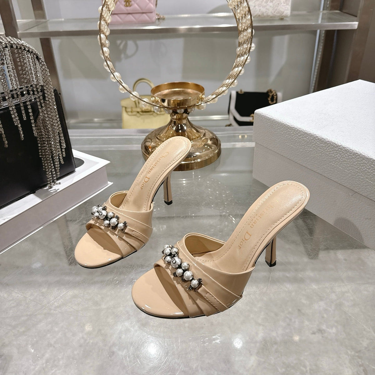 CC 26 High-Heeled Mules 85mm Pearl Beige Patent Leather 592250