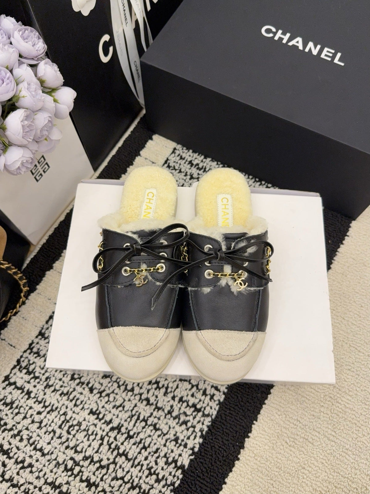CC 26 Shearling Slip-on Loafer Black White Leather Wool 588719