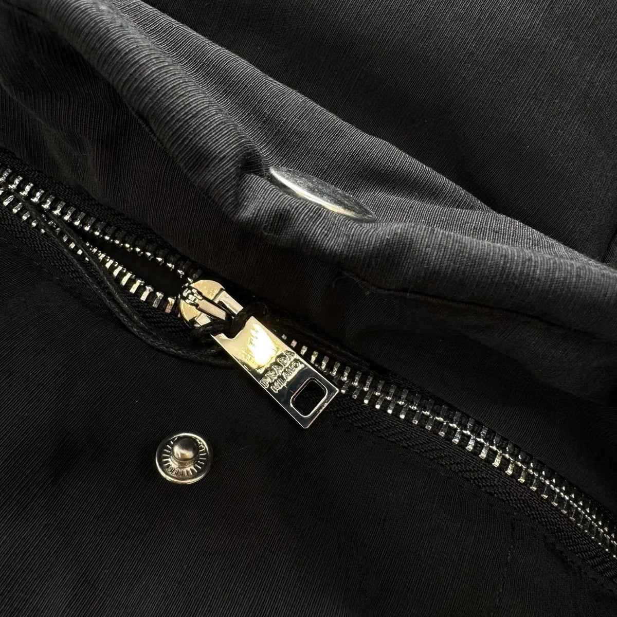 PRADA 25S DOWN VEST 358