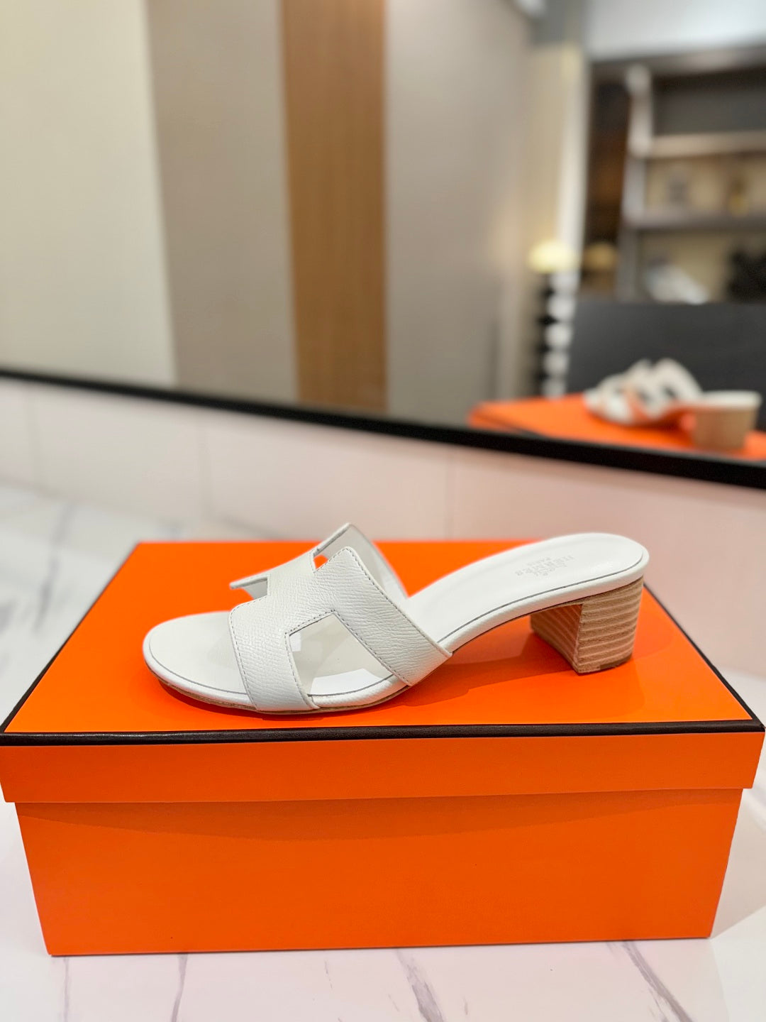 HM Oasis Sandals White Cowhide 294845