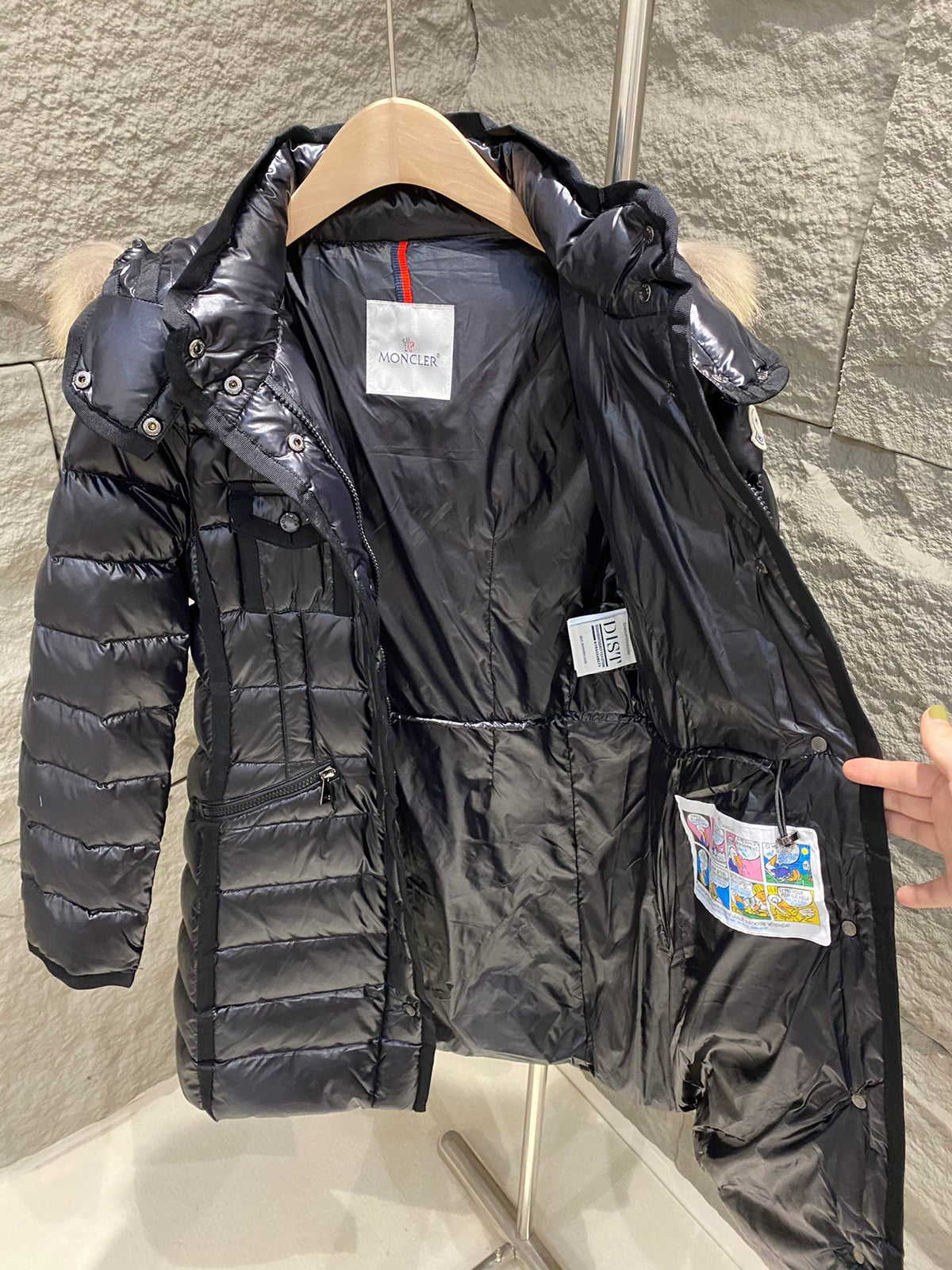 Moncler Puffer Jacket Hood Black Fur 341352