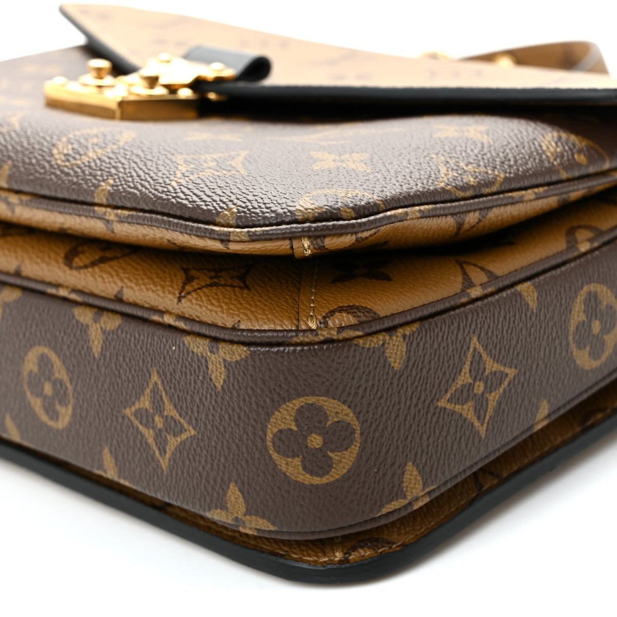 Reverse Monogram Pochette Metis