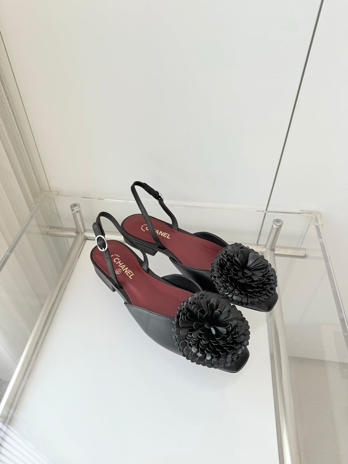 CC 26 Flower-shaped Sandal Black Lambskin 597410