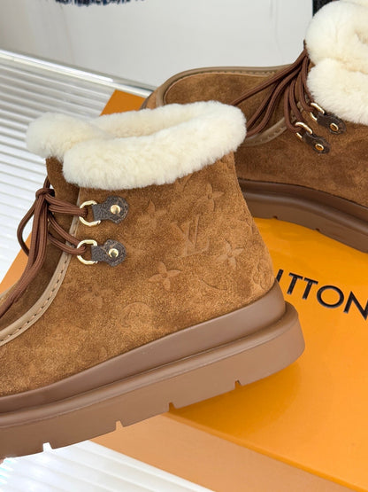 LV Ski Cortina Low Boot Brown Suede Wool 572489